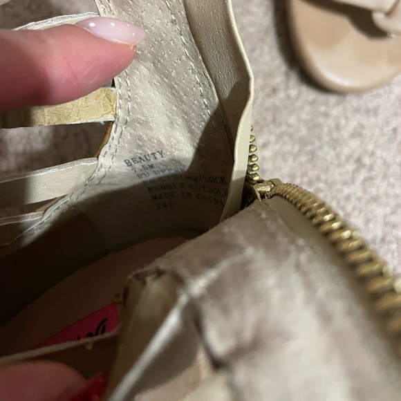 Betsey Johnson Beige Wedges size 7.5 - Picture 7 of 12
